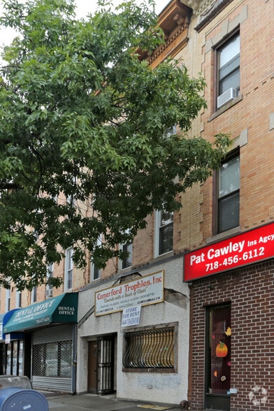 6717 Myrtle Ave, Glendale, NY for sale - Primary Photo - Image 1 of 2
