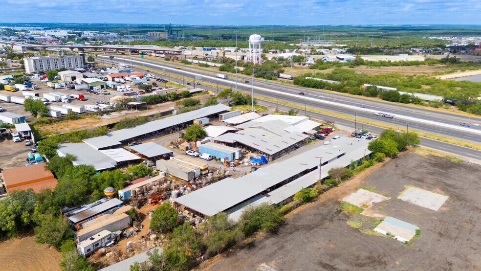 8221 San Dario, Laredo, TX à vendre - Photo du bâtiment - Image 2 de 4