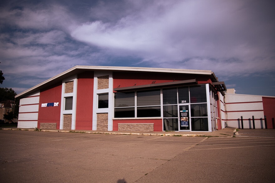 2014 Dudley Ave, Parkersburg, WV à vendre - Photo du bâtiment - Image 3 de 40