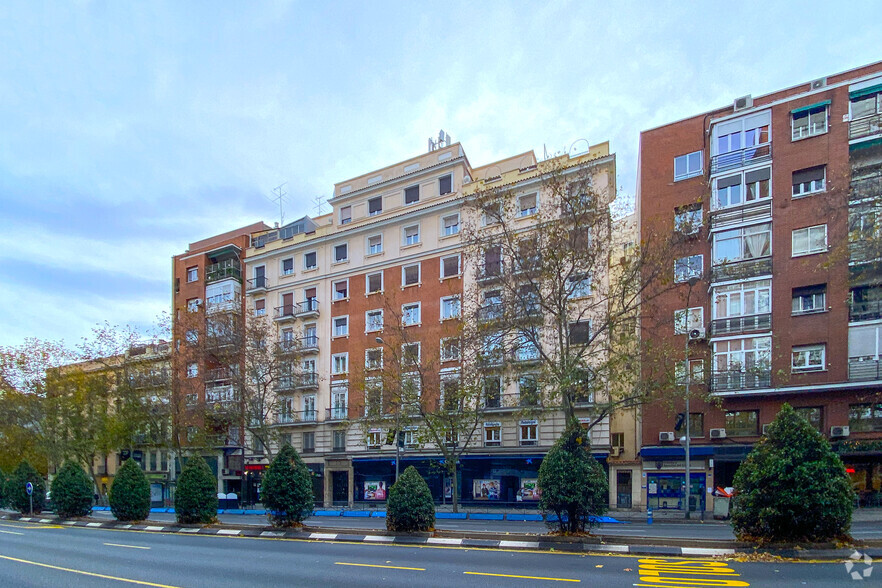 Calle De Francisco Silvela, 55, Madrid, Madrid à louer - Photo du bâtiment - Image 1 de 2