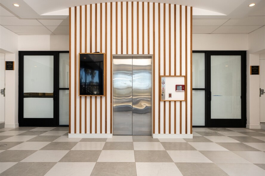 3511 Camino del Rio S, San Diego, CA à louer - Photo du bâtiment - Image 3 de 11