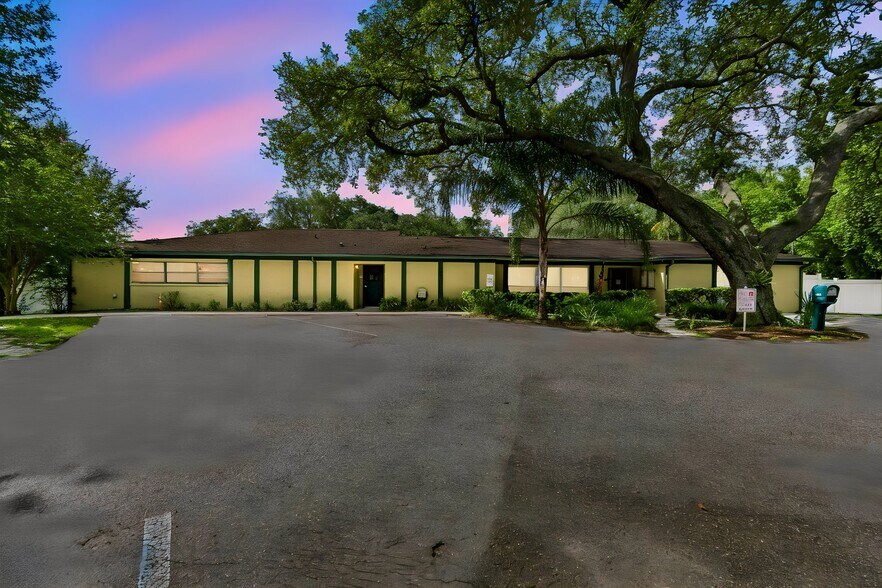 4001 Skipper Rd, Tampa, FL à vendre - Photo du bâtiment - Image 1 de 71