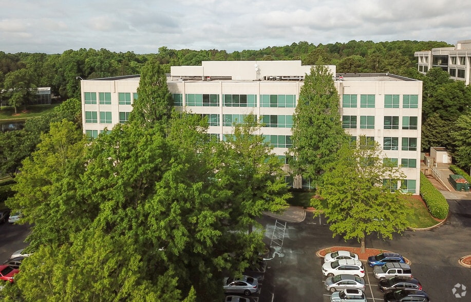 2201 Water Ridge Pky, Charlotte, NC for lease - Primary Photo - Image 1 of 9