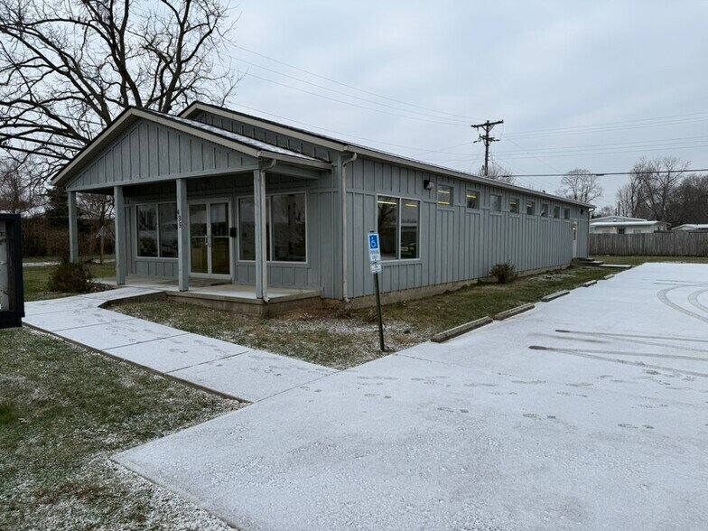 435 N Main St, New Carlisle, OH à vendre - Photo du bâtiment - Image 2 de 18
