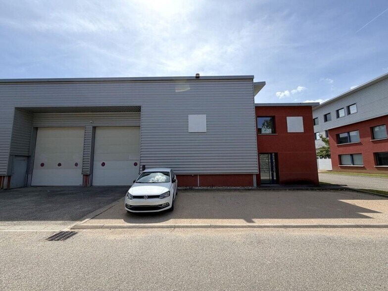 Flex dans Brignais à louer - Photo du bâtiment - Image 1 de 7
