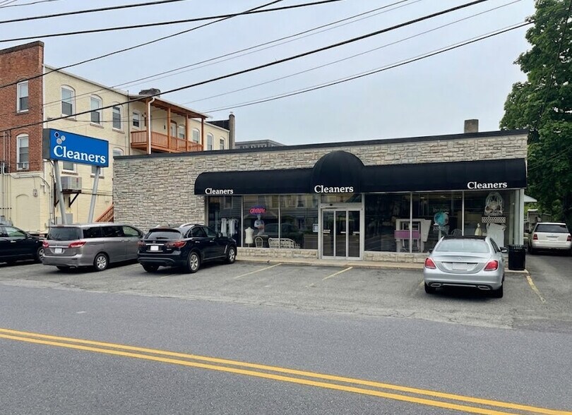 2 Clinton St, Newton, NJ for sale - Building Photo - Image 1 of 9