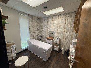 2500 W Broad St, Athens, GA for lease Interior Photo- Image 2 of 2