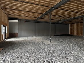 17 Arlington St, Dracut, MA for lease Interior Photo- Image 2 of 3