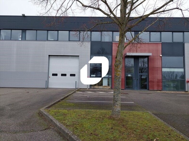 4 Rue Du Maréchal De Lattre De Tassigny, Élancourt for lease - Building Photo - Image 2 of 13