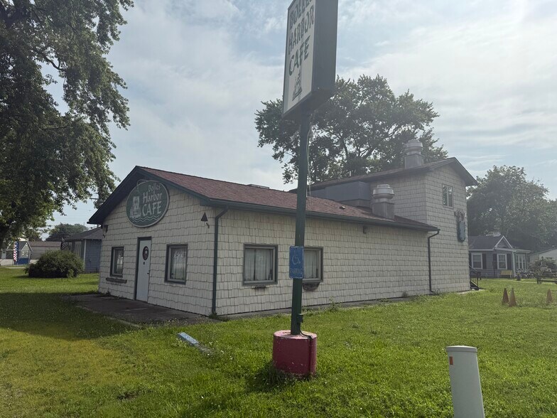 13986 LaPlaisance Rd, Monroe, MI à vendre - Photo du bâtiment - Image 2 de 4