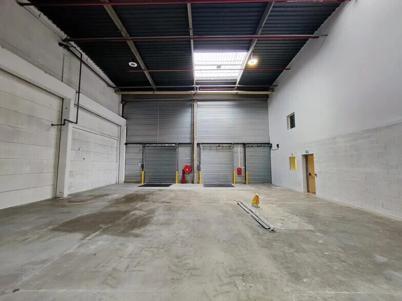 Industrial in Rosny-sous-Bois for lease - Building Photo - Image 3 of 9
