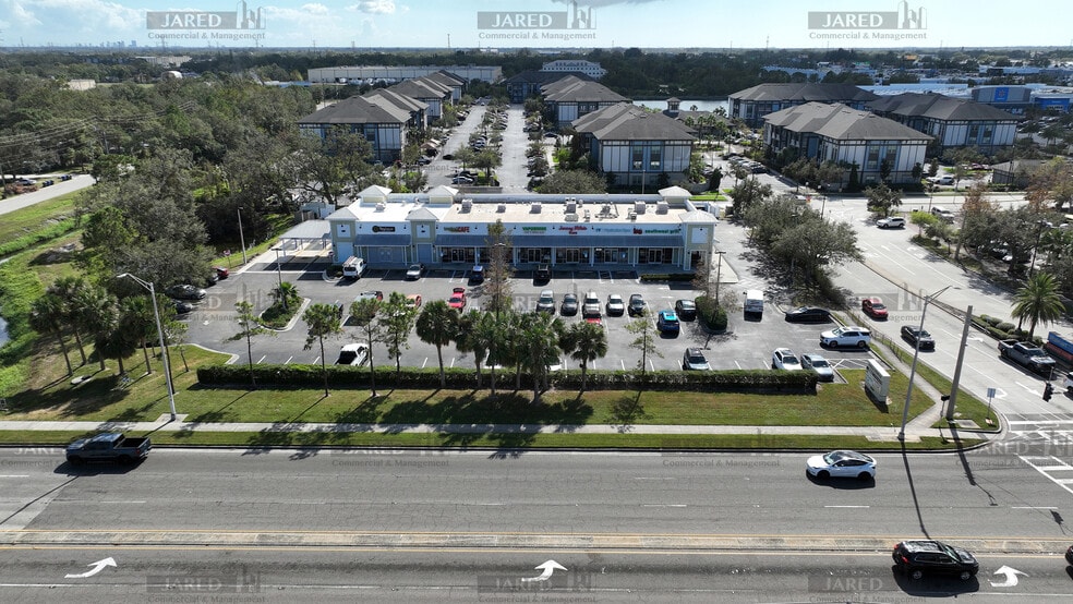 2683-2699 Roosevelt Blvd, Clearwater, FL à louer - Photo du bâtiment - Image 2 de 22