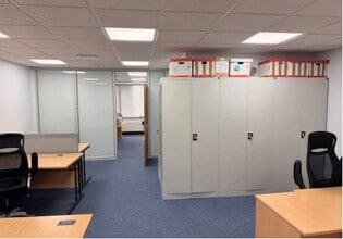 Hughenden Ave, High Wycombe for lease Interior Photo- Image 2 of 9