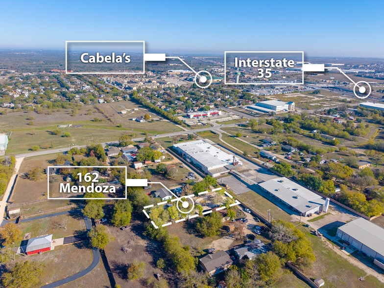 162 Mendoza Ln, Buda, TX for sale - Building Photo - Image 2 of 20