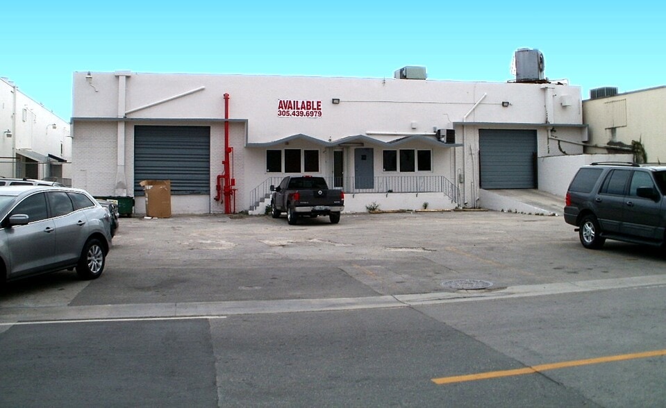 670 W 20th St, Hialeah, FL for lease - Building Photo - Image 3 of 16