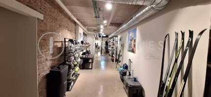 Office/Retail in Barcelona, Barcelona for lease Interior Photo- Image 2 of 8