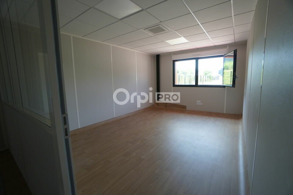 Office in Saint Apollinaire for lease Interior Photo- Image 1 of 7