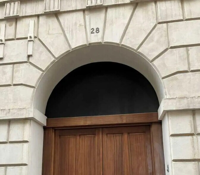 28 Rue Edouard Delanglade, Marseille à louer - Photo du bâtiment - Image 2 de 3