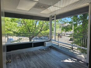 200-206 Central Way, Kirkland, WA for lease Interior Photo- Image 1 of 3