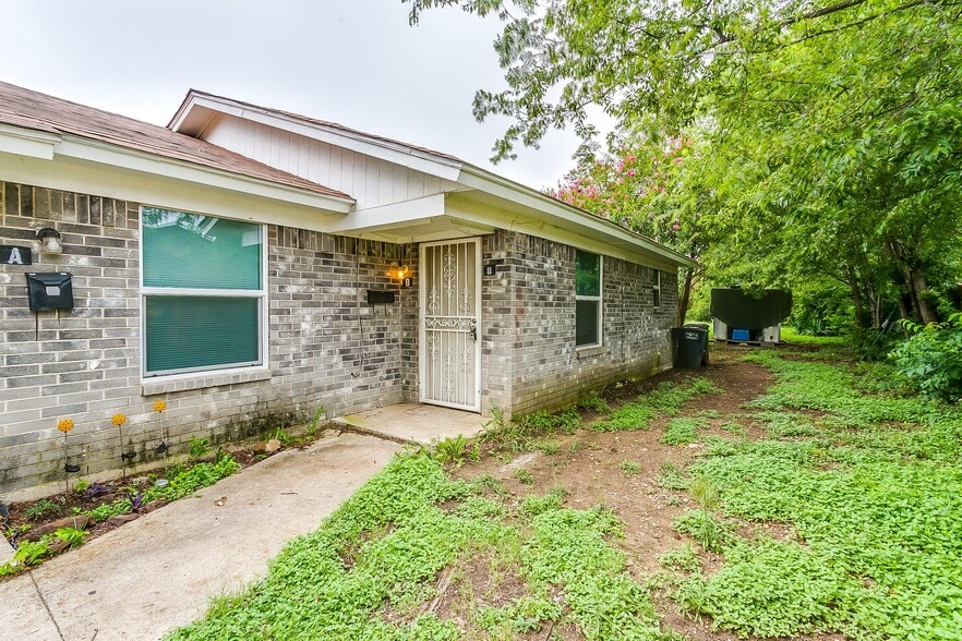 718 S Perkins St, Fort Worth, TX for sale - Building Photo - Image 2 of 12