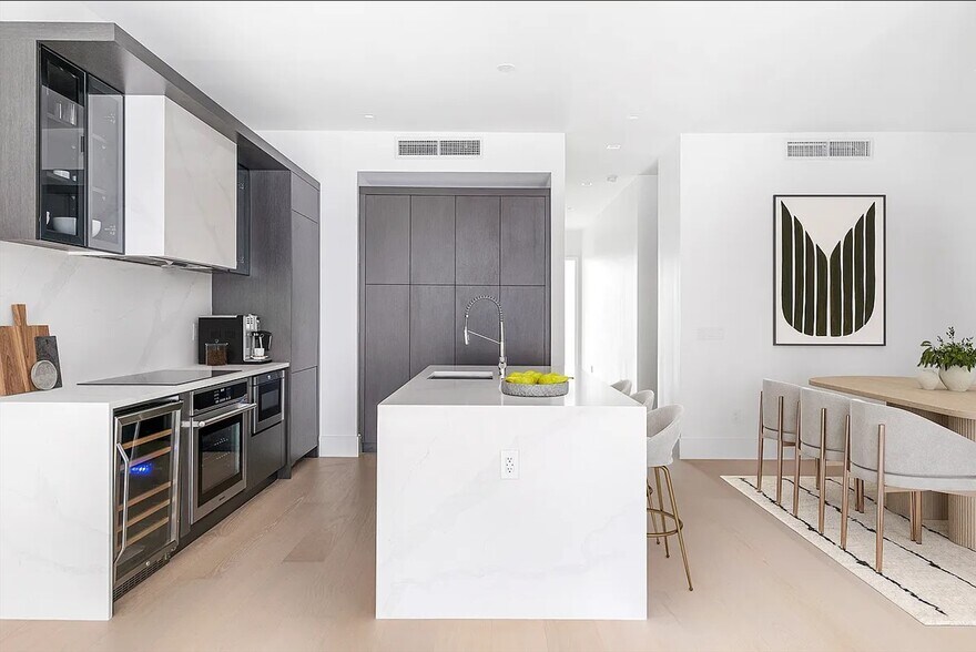 506 Laguardia Pl, New York, NY à vendre - Photo intérieure - Image 3 de 7