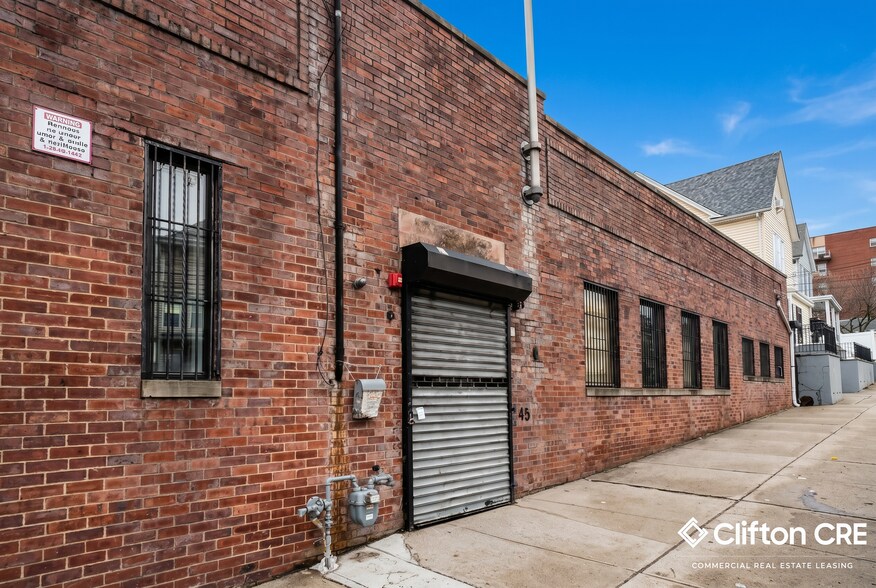 43 Prospect St, Passaic, NJ à vendre - Photo du bâtiment - Image 3 de 7