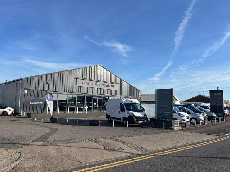 Tremains Rd, Bridgend à louer - Photo du bâtiment - Image 2 de 6