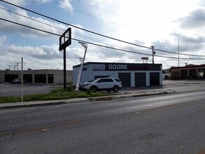 1021 Patricia, San Antonio, TX for lease Interior Photo- Image 1 of 10