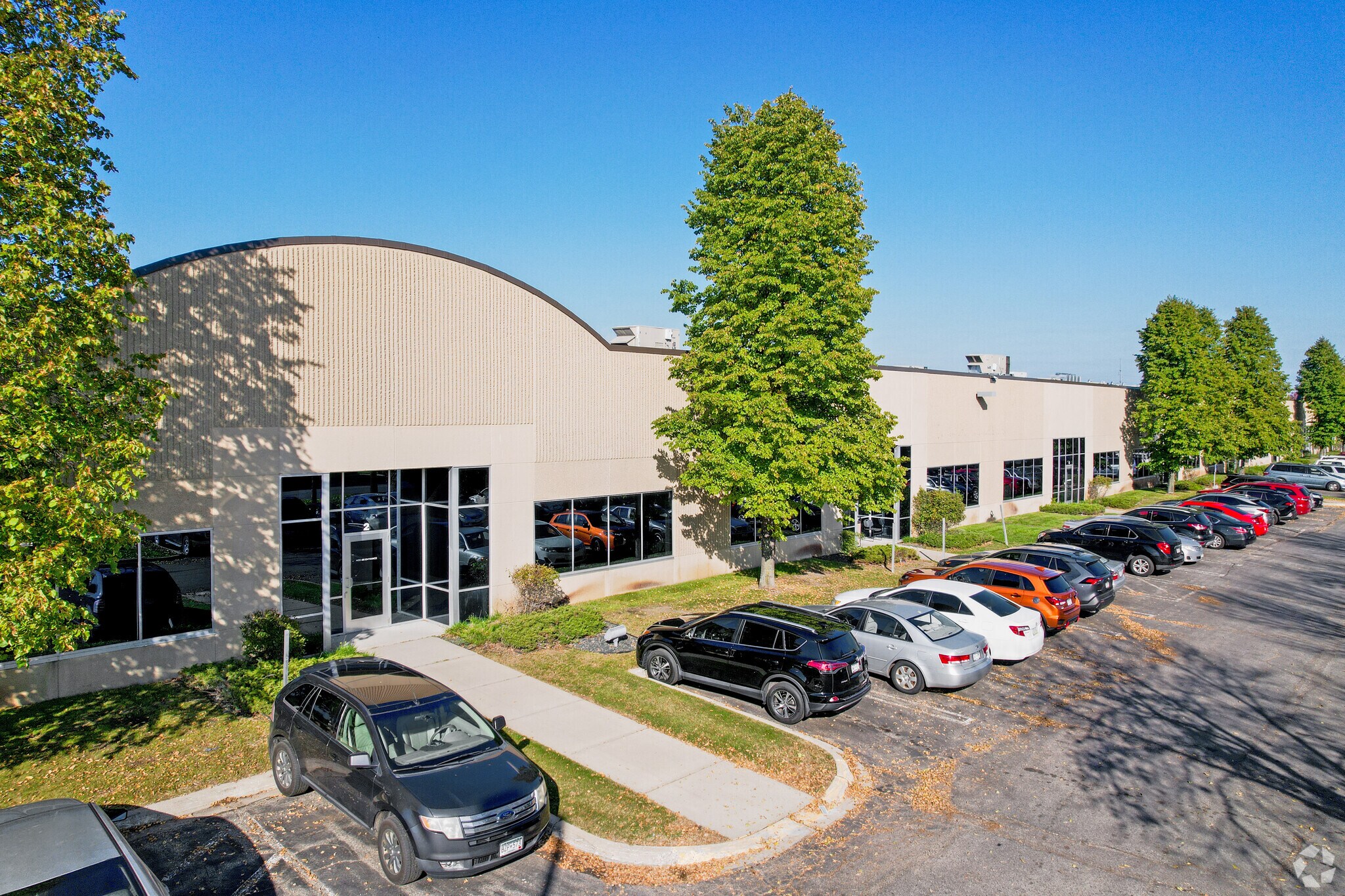 9201 Wyoming Ave, Brooklyn Park, MN for lease Building Photo- Image 1 of 6