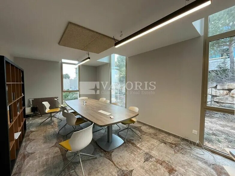 Office in Aix-en-Provence for lease - Building Photo - Image 3 of 15