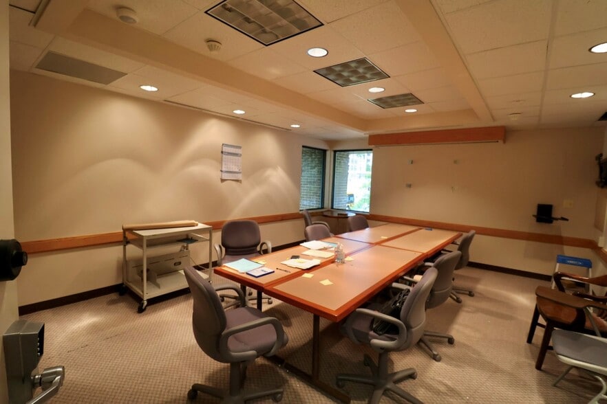 11864-11868 Sunrise Valley Dr, Reston, VA for sale - Building Photo - Image 3 of 7