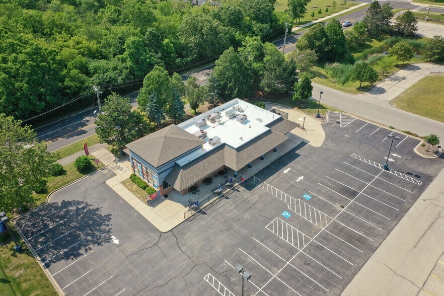 1440 Grand Ave, Lindenhurst, IL à vendre - Aérien - Image 2 de 24
