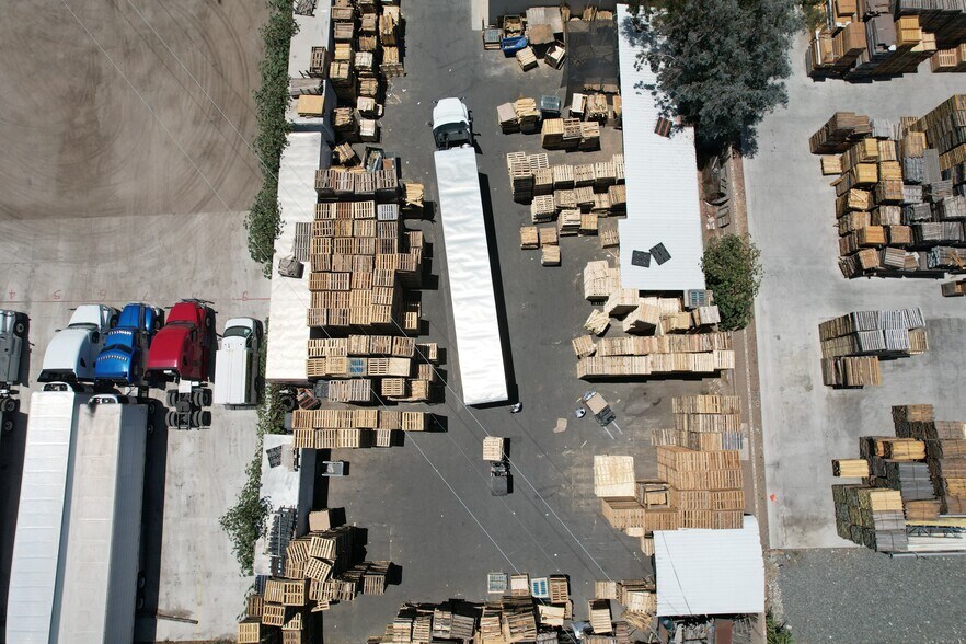 18900 Cajon Blvd, San Bernardino, CA à vendre - Photo du bâtiment - Image 3 de 10