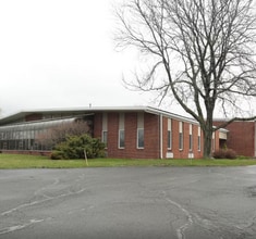 2415 N Triphammer Rd, Ithaca, NY à louer Photo du bâtiment- Image 1 de 4