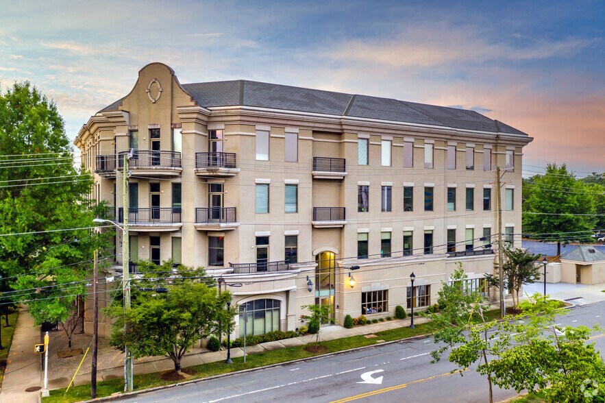 700 E Morehead St, Charlotte, NC for lease - Primary Photo - Image 1 of 4