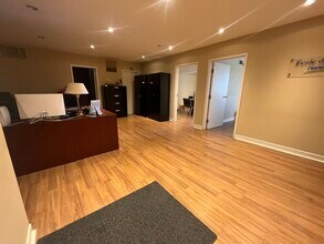 2230 Boul Lapinière, Brossard, QC à louer Photo intérieure- Image 2 de 3