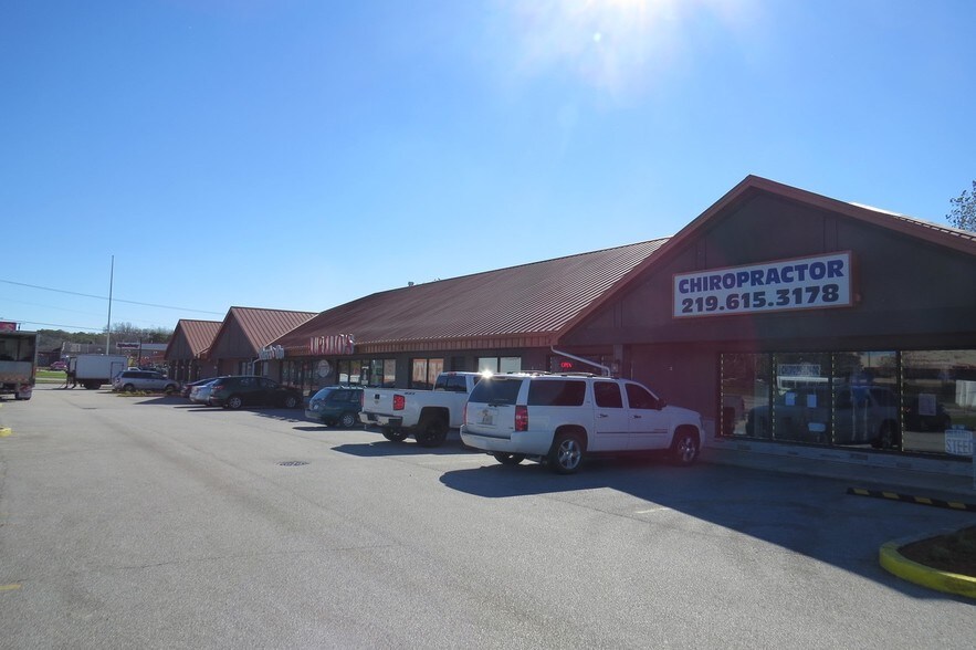 265 Morthland Dr, Valparaiso, IN à louer - Photo du bâtiment - Image 2 de 14