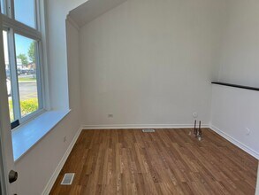 4450 Westbrook Dr, Aurora, IL for lease Interior Photo- Image 1 of 1