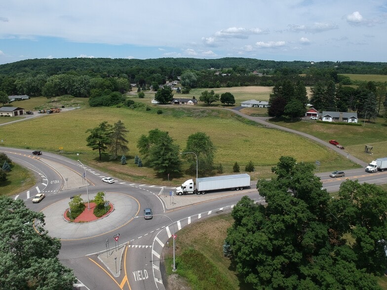 489 Old Ithaca Rd, Horseheads, NY à vendre - Photo du bâtiment - Image 2 de 13