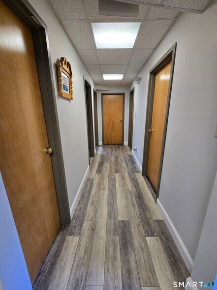 1006 S Main St, Plantsville, CT à vendre - Photo du bâtiment - Image 3 de 16