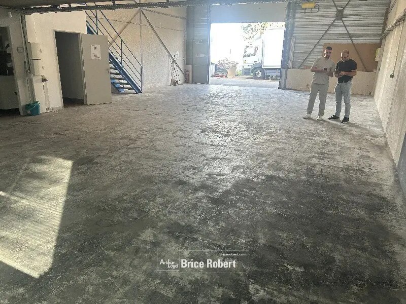 Flex in Brignais for lease Interior Photo- Image 1 of 5