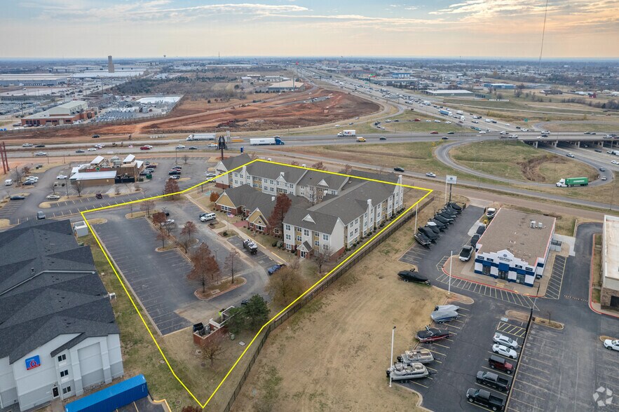 1111 E I 240 Service Rd, Oklahoma City, OK à vendre - Photo du bâtiment - Image 2 de 22