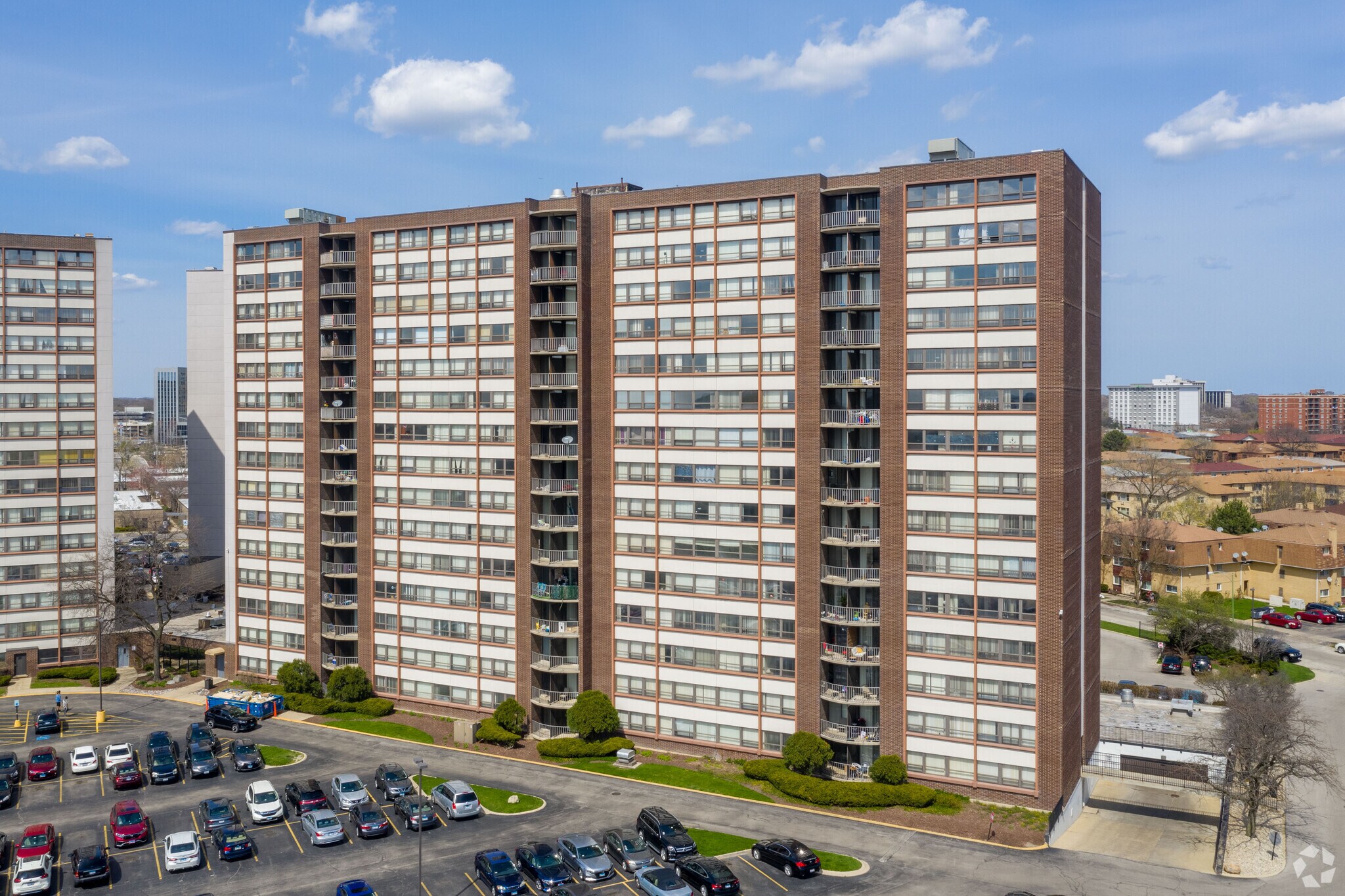 5441 N East River Rd, Chicago, IL for lease Primary Photo- Image 1 of 28