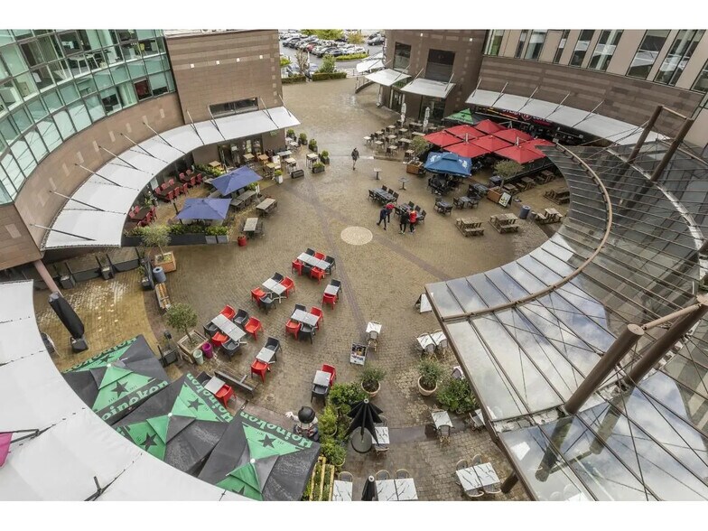 40 Rue De La Vague, Villeneuve-d'Ascq à louer - Photo du bâtiment - Image 3 de 13