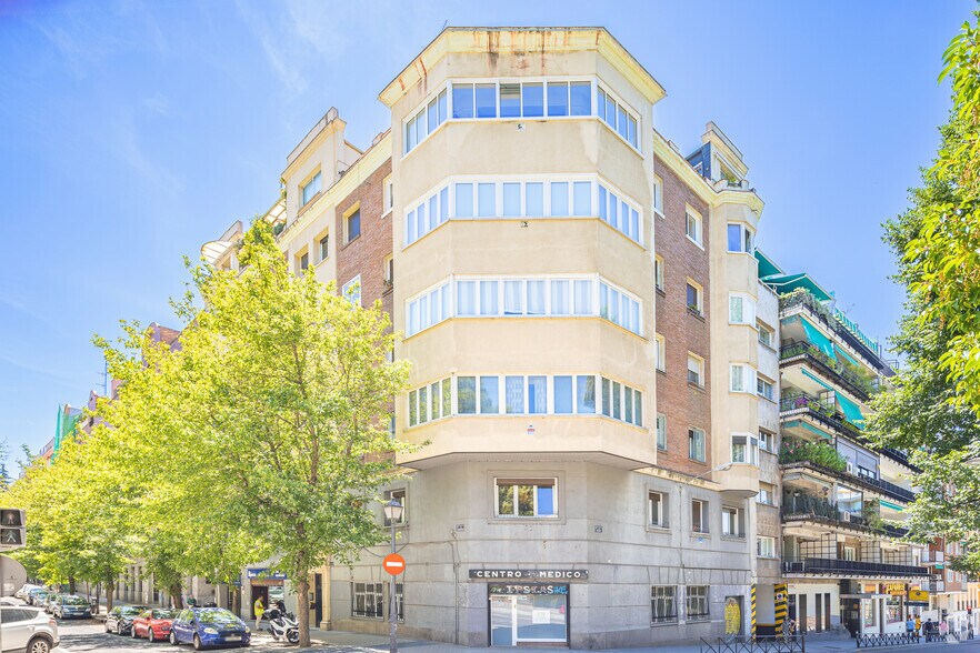 Immeuble residentiel dans Madrid, Madrid à vendre - Photo principale - Image 1 de 2