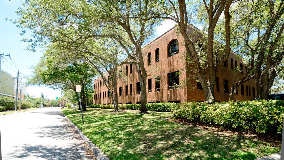 2033 Wood St, Sarasota, FL à louer - Photo du bâtiment - Image 3 de 19