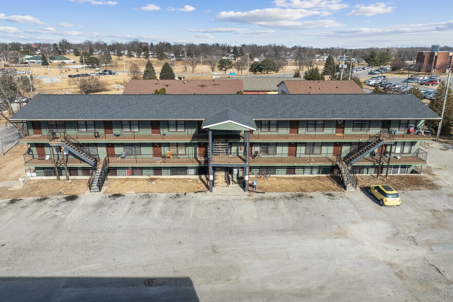3719 W 9th St, Waterloo, IA for sale - Building Photo - Image 3 of 7