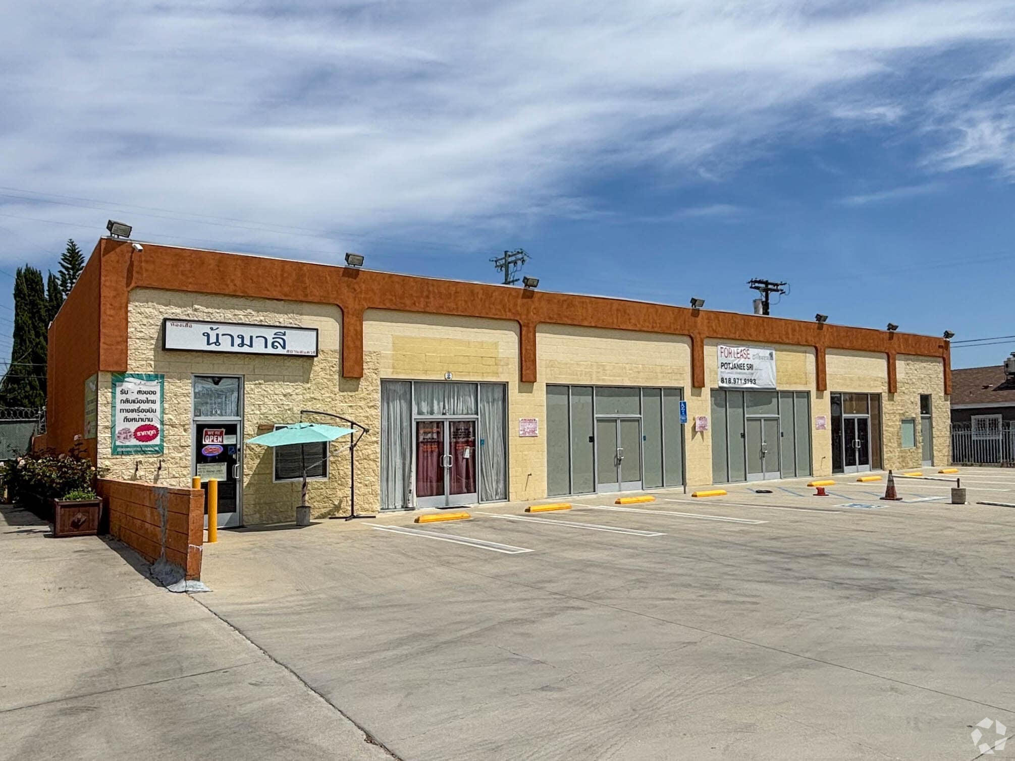 8220 Coldwater Canyon Ave, North Hollywood, CA for lease Primary Photo- Image 1 of 5