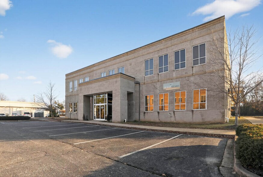 7796 Wolf Trail Cv, Germantown, TN à louer - Photo du bâtiment - Image 2 de 5