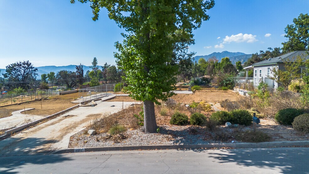 3333 Raymond Ave, Altadena, CA à vendre - Photo du bâtiment - Image 2 de 26